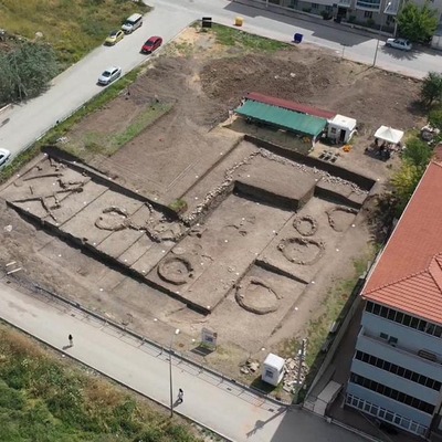 Apartman bahçesinde bulundu... 8 bin 500 yıllık!
