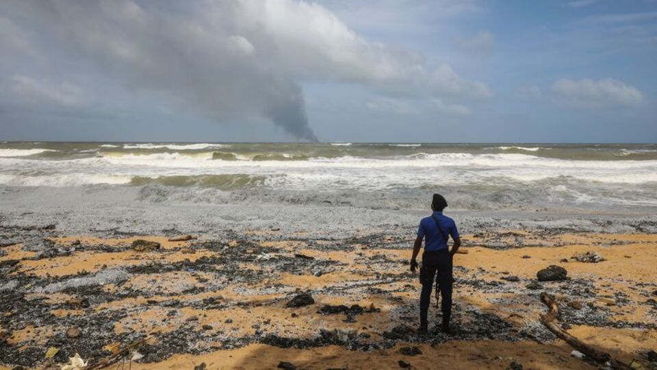 Saldırıya uğrayan İsrail gemisinde yangın iddiası