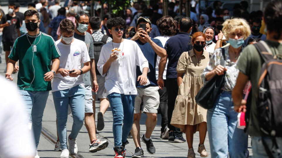 Pazar günü sokağa çıkma yasağı var mı?