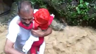 Mağarayı su bastı mahsur kalan 7 kişiyi köylüler kurtardı