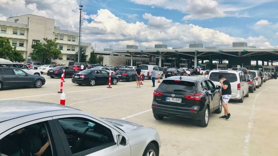Akın akın geliyorlar