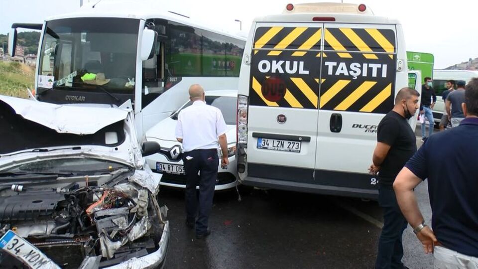 Maltepe'de zincirleme kaza! Yaralılar var