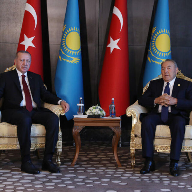 Nazarbayev'e doğum günü telefonu