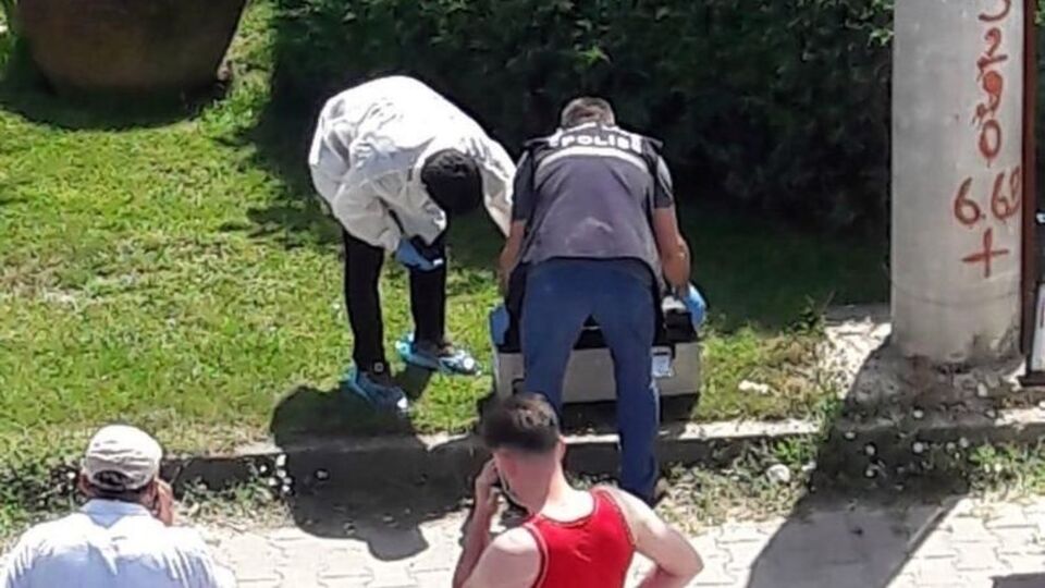 İki cesedin başları bulunamadı! Göğüs silikonundan kimlik tespiti!