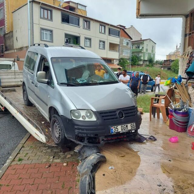 Sultanbeyli'de ehliyetsiz sürücü dehşeti