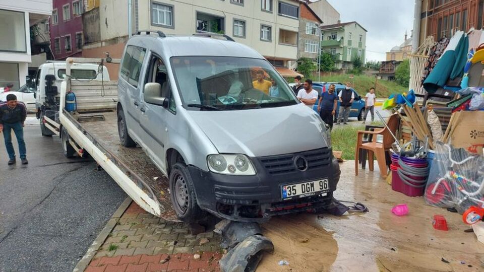 Sultanbeyli'de ehliyetsiz sürücü dehşeti