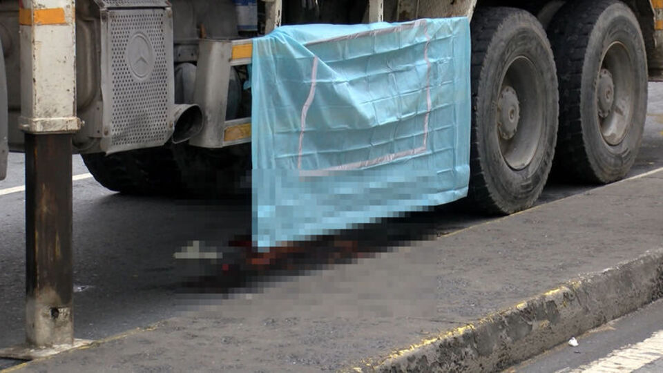 Beton mikseri altında kalan kadının bacağı koptu!
