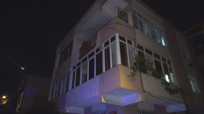 Halı silkeleyen kadın 3. kattan düştü!