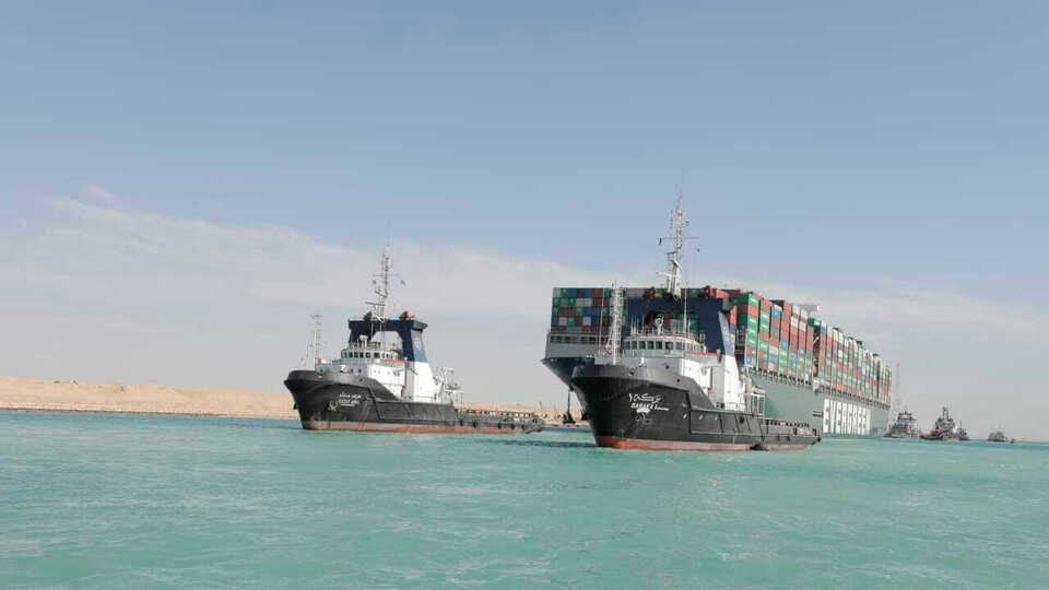 Süveyş Kanalı'nı kapatan "Ever Given" Mısır'dan yola çıktı