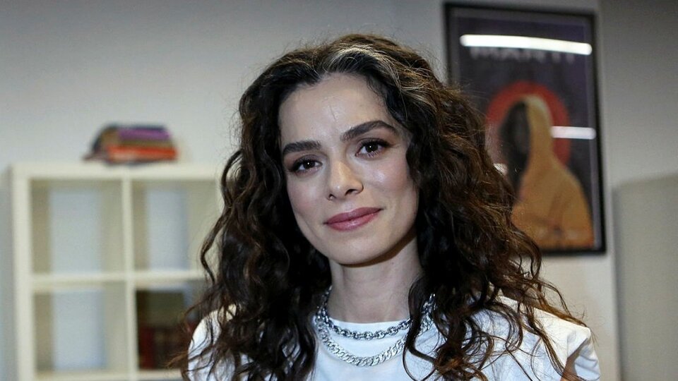 Özge Özpirinçci kimdir?