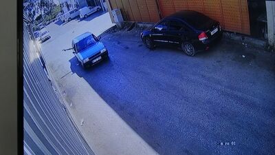 Otomobilden iş yerine kurşun yağdırdı
