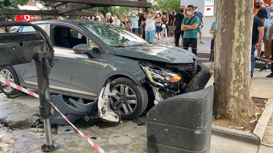 Bağdat Caddesi'de facia!