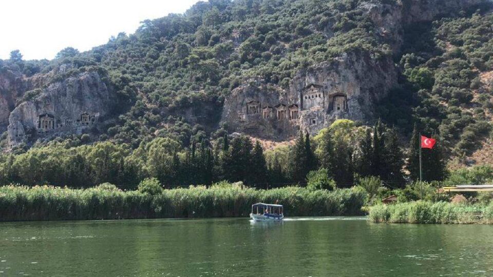 Çamur banyoları ve İztuzu plajı için geliyorlar