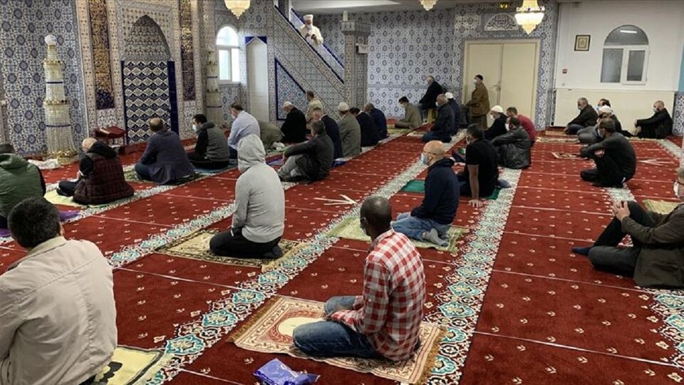 İstanbul cuma namazı saat kaçta?