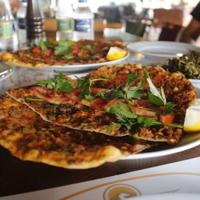 Lahmacun değil kazmacun!