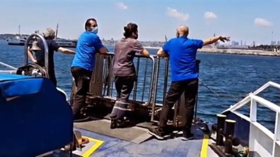 Vapurdan düştü kimse fark etmedi!