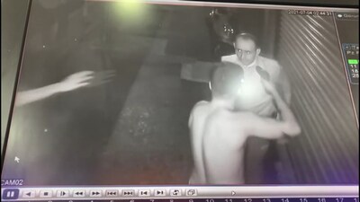 Korkunç olay! Bekçinin başına silah doğrulttu