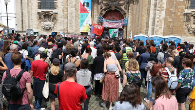Belçika'da, açlık grevinde olan sığınmacılara destek gösterisi