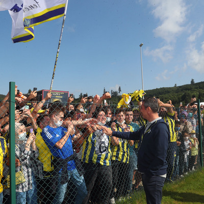 Fenerbahçe taraftarıyla buluştu