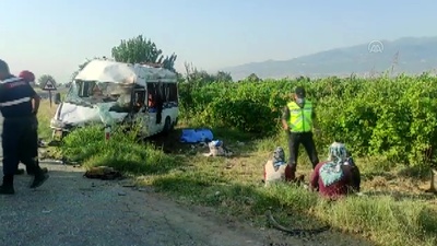 Manisa'da feci kaza! Ölü ve yaralılar var