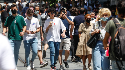 Tüm dünya alarmda! "Salgın varyantlarla devam eder" uyarısı!