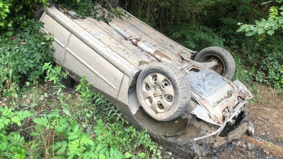 Göletten çalıntı otomobil çıktı