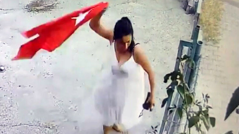 Adana'da Türk Bayrağına çirkin saldırı!