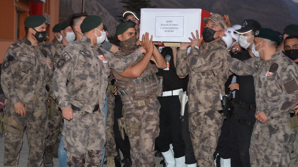 Şehit emniyet müdür yardımcısı için tören