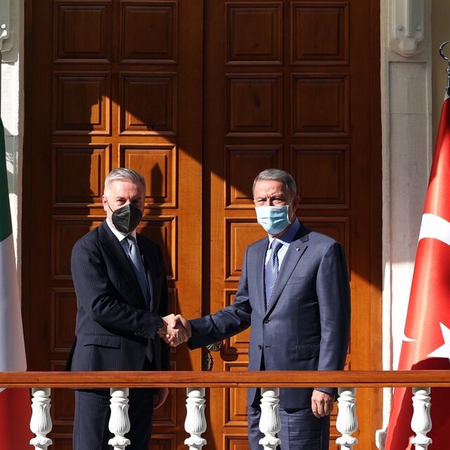 Bakan Akar, İtalyan mevkidaşı ile görüştü