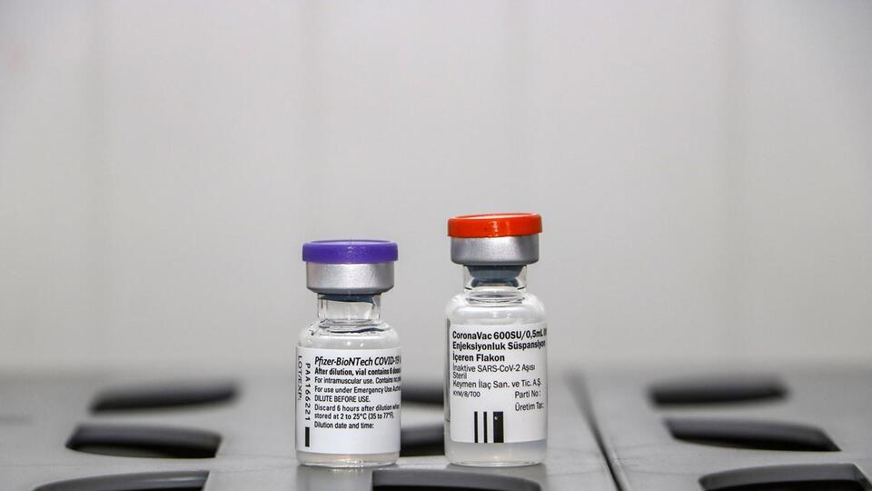 Hangi aşı daha etkili? Biontech mi, Sinovac mı?