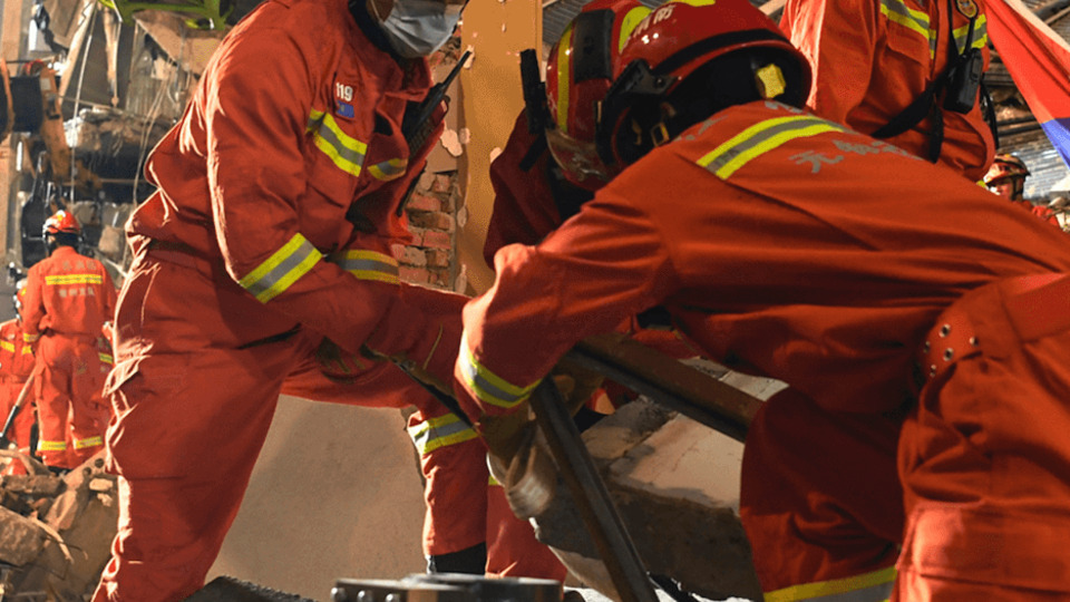 Çin'de otel binası çöktü: 9 kişi kayıp