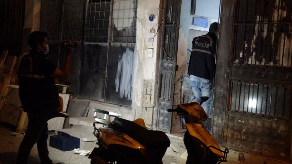 Gece yarısı bıçakla ev bastı!