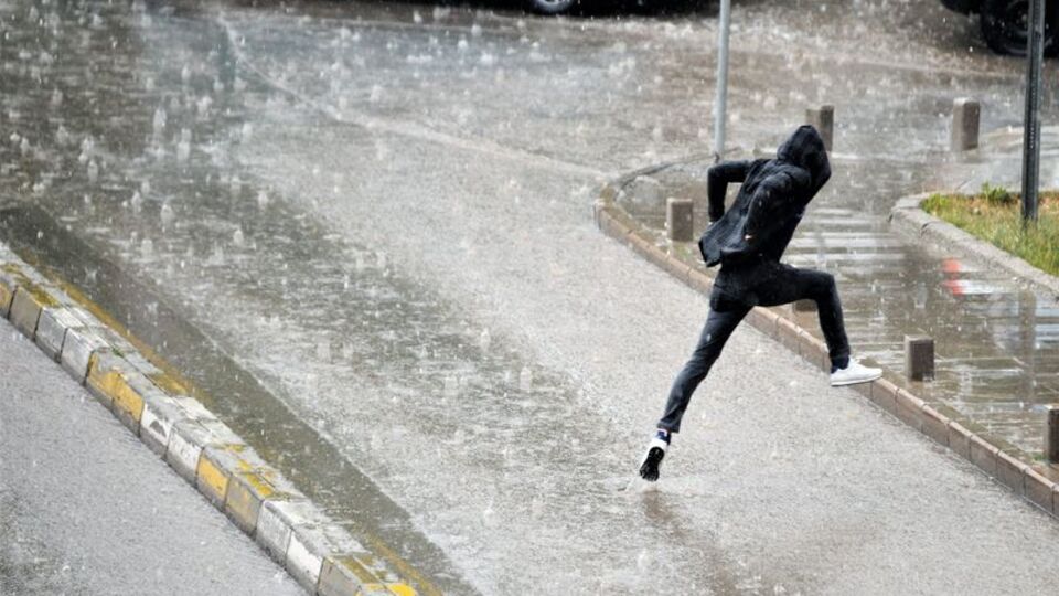 Kuzeyde sağanak, güneyde sıcak!