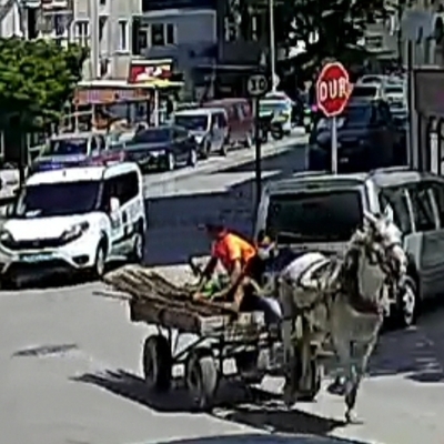 Hırsızların dört nala kaçışı kamerada!