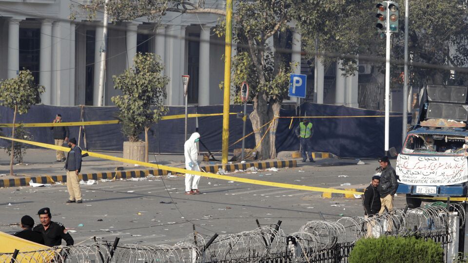 Pakistan'da meydana gelen patlamada 10 kişi hayatını kaybetti