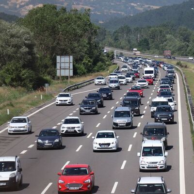 Büyük göç! Bayram trafiği erken başladı