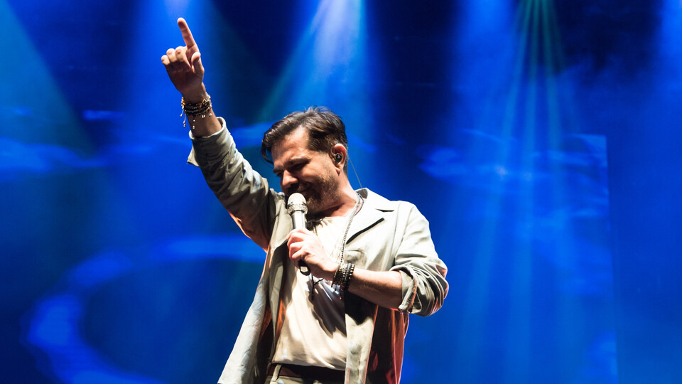 Kenan Doğulu ile başladı