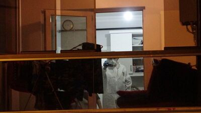 Polis, eşini silahla vurdu