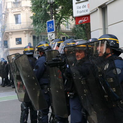 Fransa'da 'aşı zorunluluğu' protestosu!