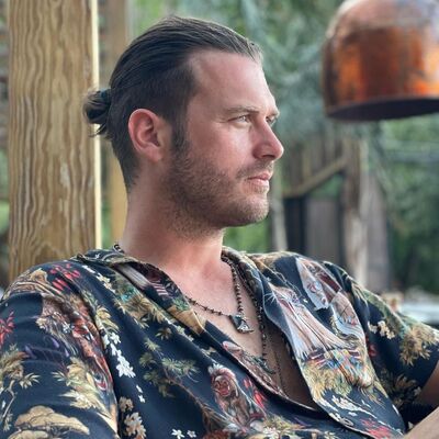 "Picasso seni görse tüm tablolarını yakardı!"