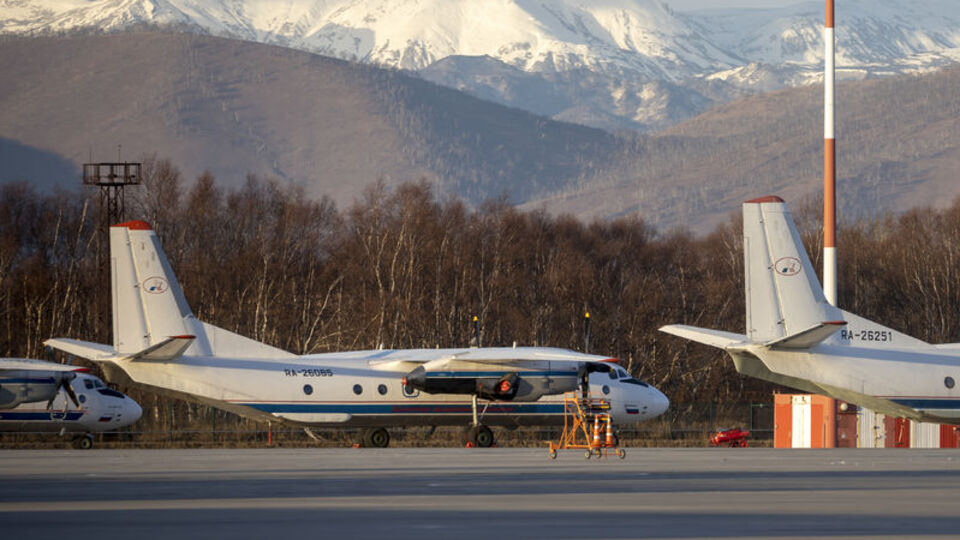 Rus yolcu uçağı kayboldu!