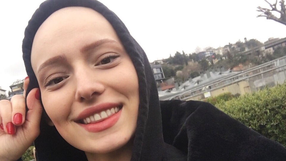 Neslican Tay kimdir?