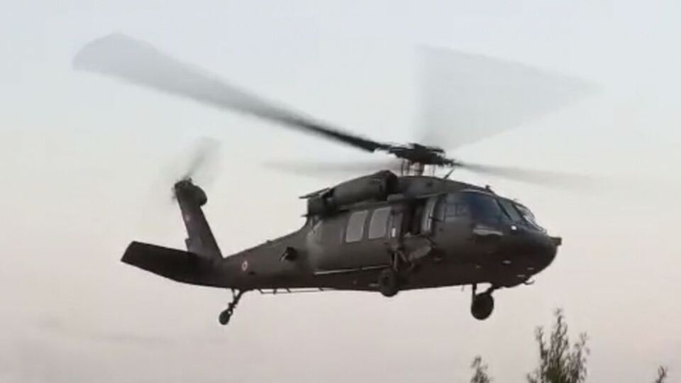Askeri helikopter turist için havalandı