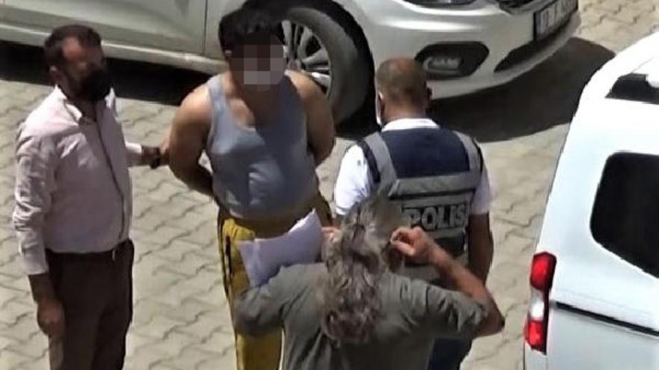 17 yaşındaki çocuk, 16 yaşındaki dini nikahlı eşini öldürdü!