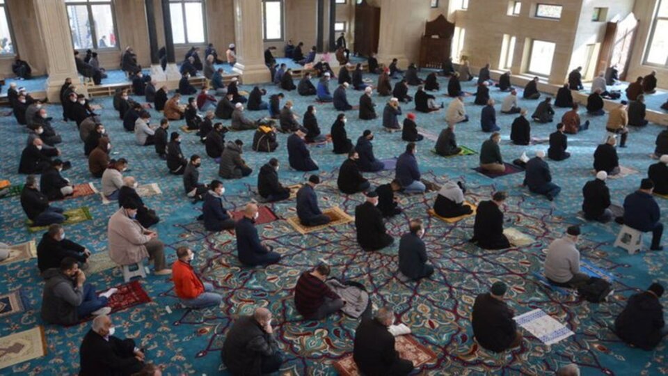 16 Temmuz İzmir Cuma namazı saat kaçta?