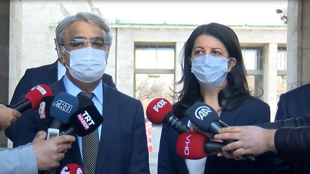 Türkçe ve Kürtçe "Aşı olun" çağrısı yaptılar