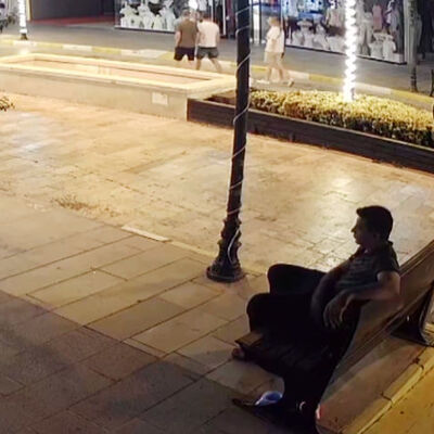 Önce keşif yaptı ardından çaldı!