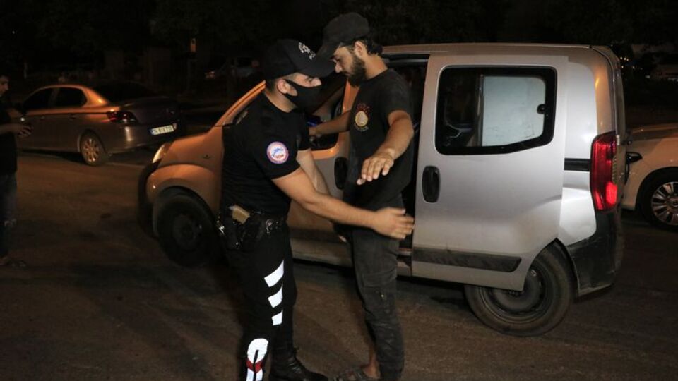 Adana'da 'Huzurlu Sokaklar Uygulaması' yapıldı