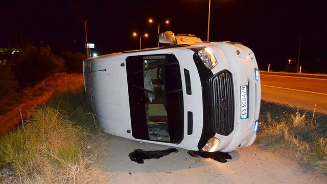 Tarım işçilerini taşıyan minibüs devrildi: Yaralılar var