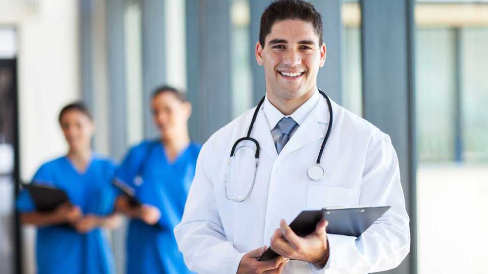 Arefe günü hastaneler açık mı?